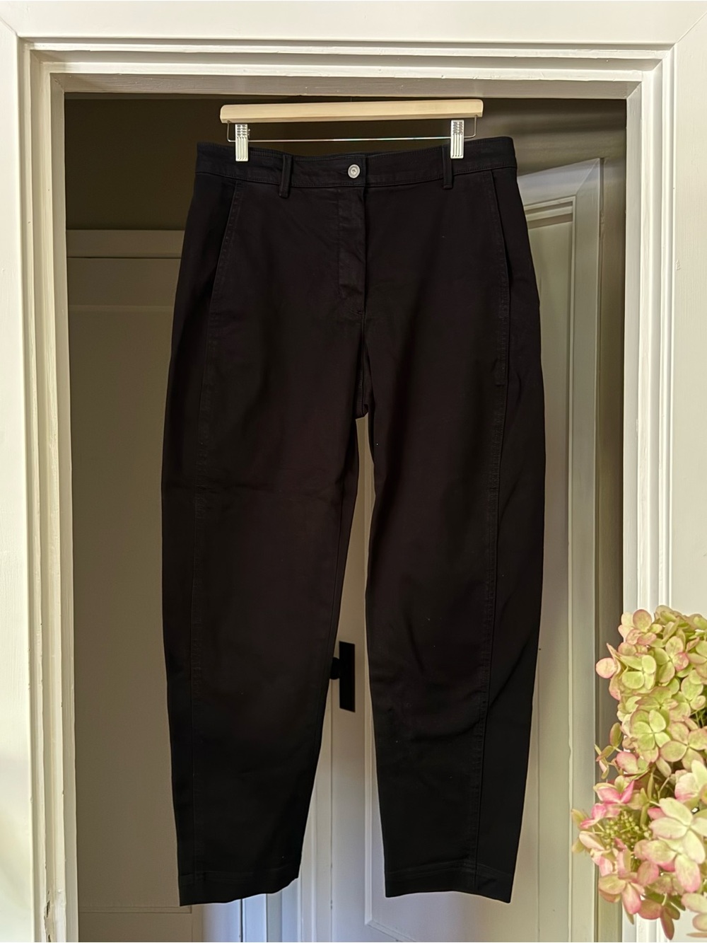 Banana Republic The Weekender Slim Barrel-Leg Pant